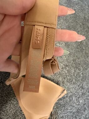 SKIMS Beige Nude Wireless Bra